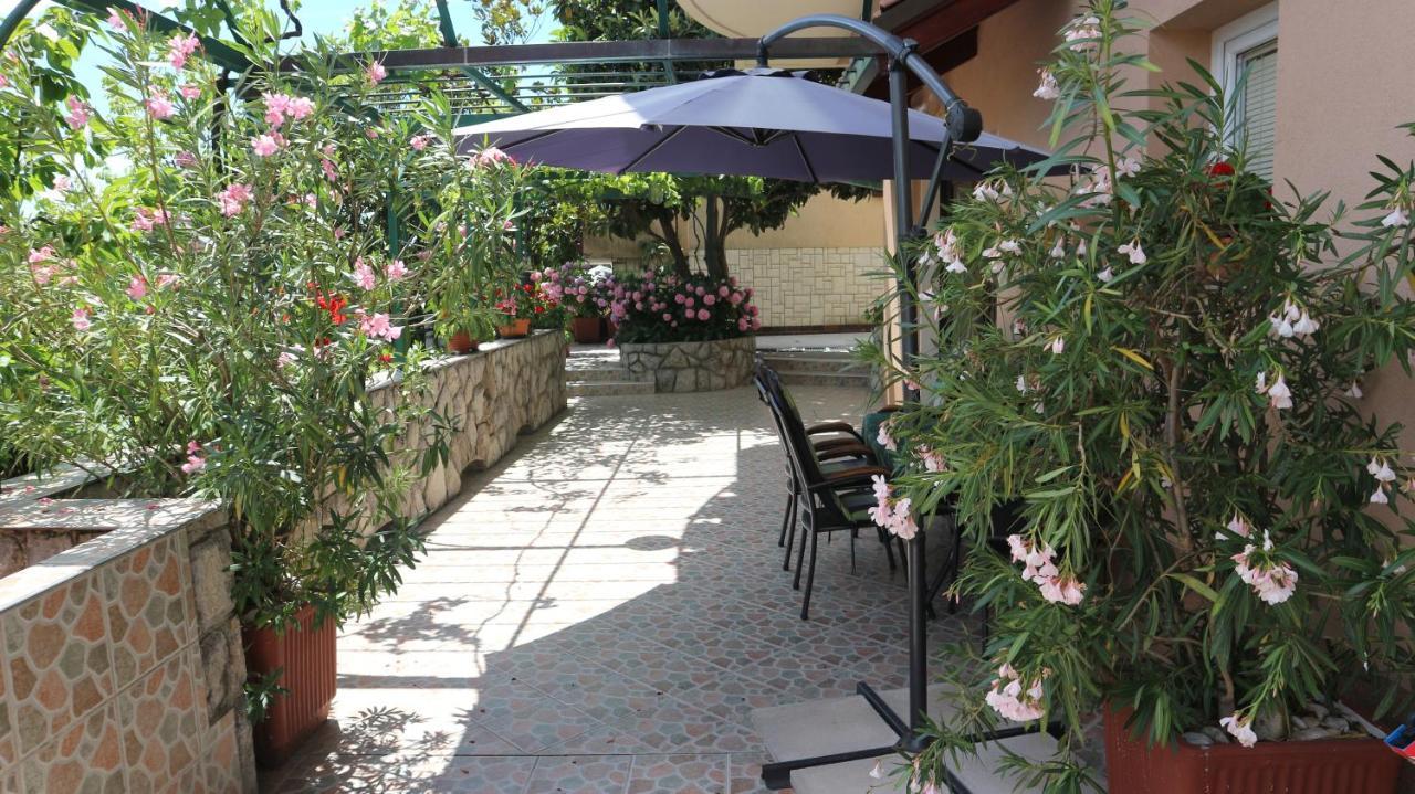 Apartment Komel Ii